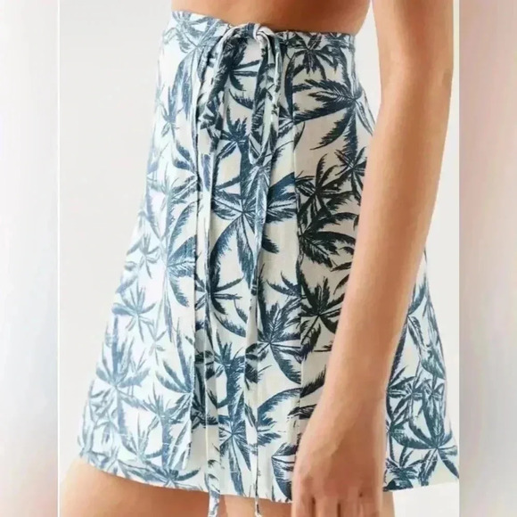 Urban Outfitters Linen Palm Tree Wrap Mini Skirt - Picture 2 of 6
